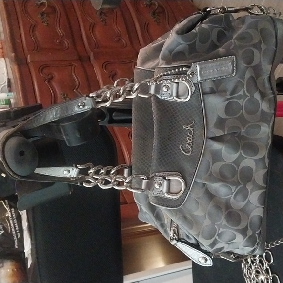 Coach Handbags - Beautiful Coach purse